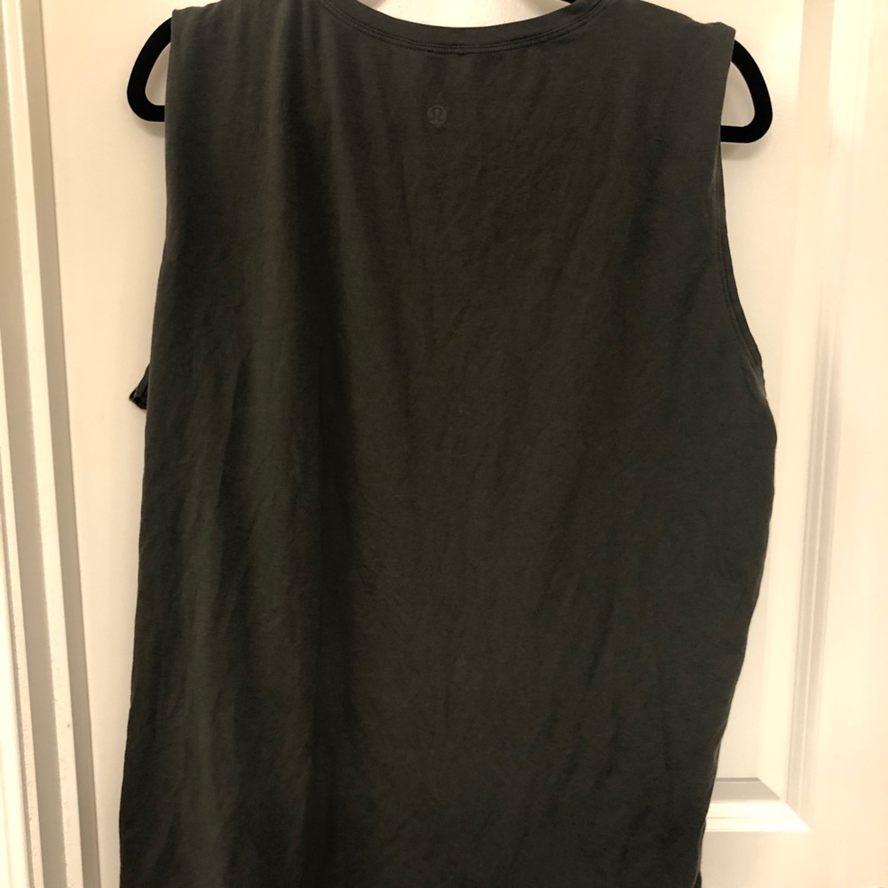 Lululemon muscle tee